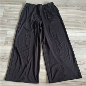 Wide-Leg Black Pants